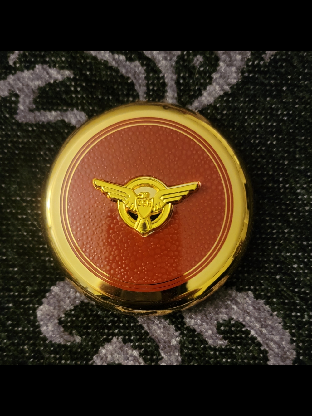 Besame Cosmetics 'Agent Carter' Invisible Dusting Powder - Picture 3 of 6